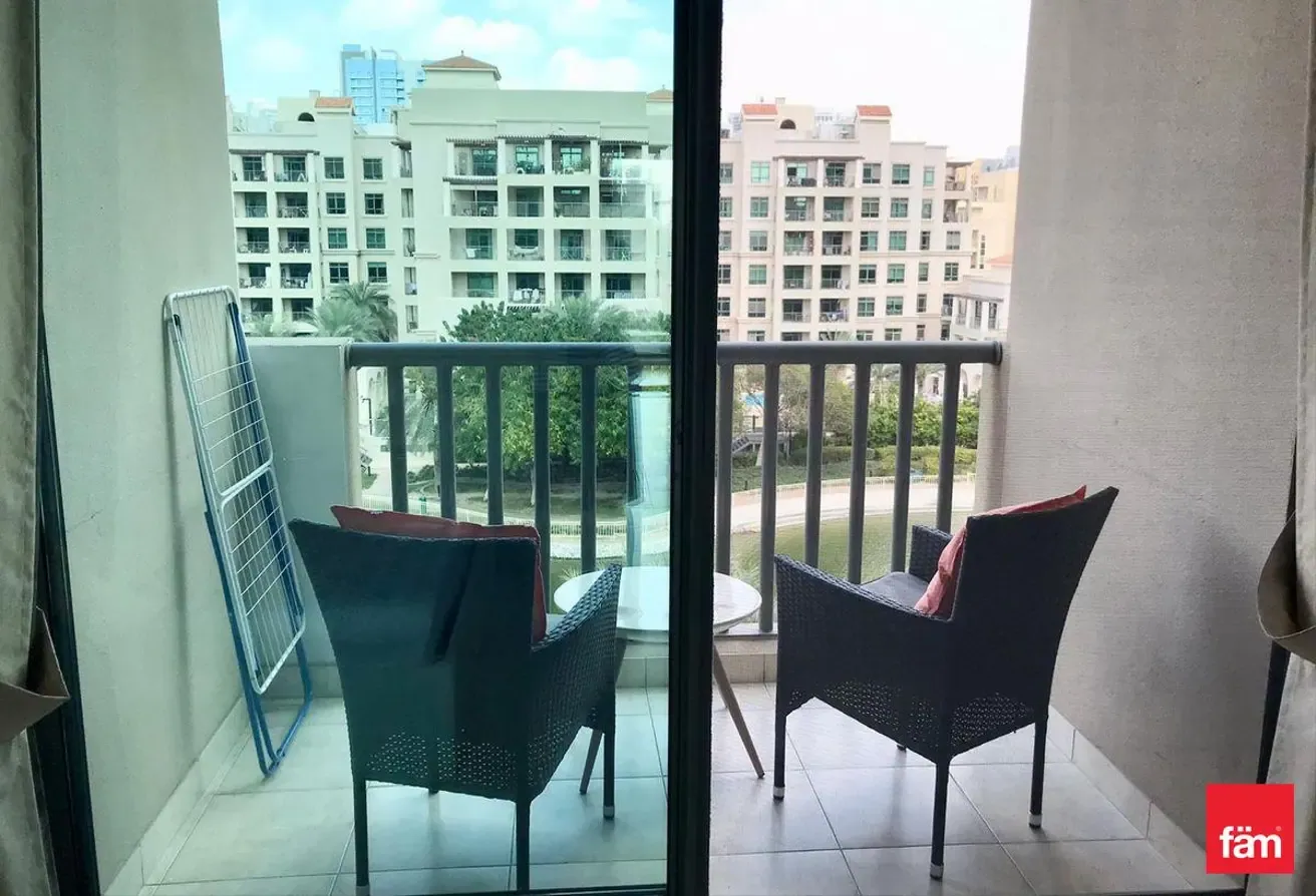 Prime location | Lake View | Furnished