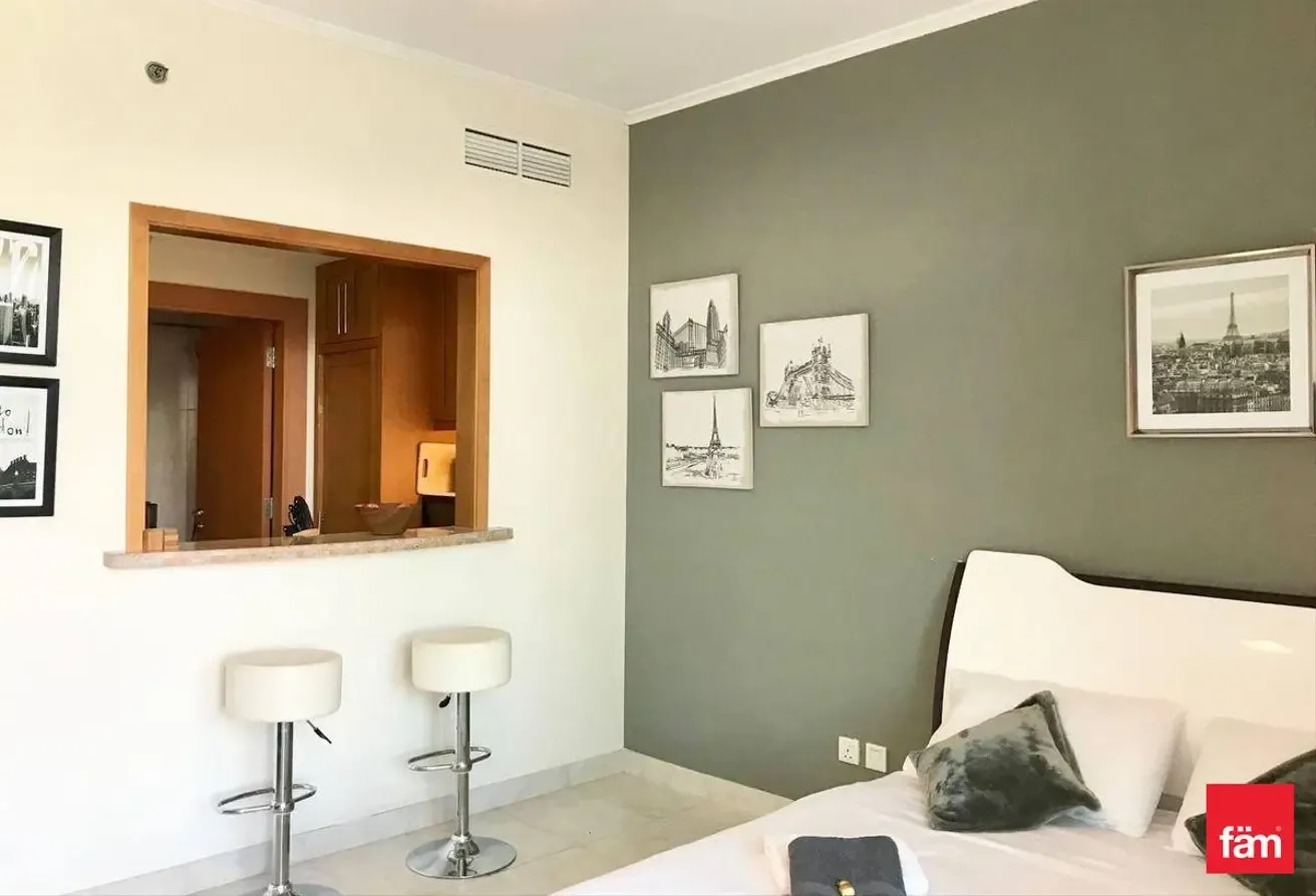 Prime location | Lake View | Furnished