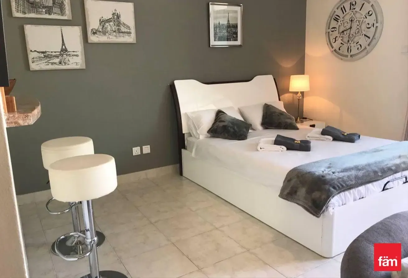 Prime location | Lake View | Furnished