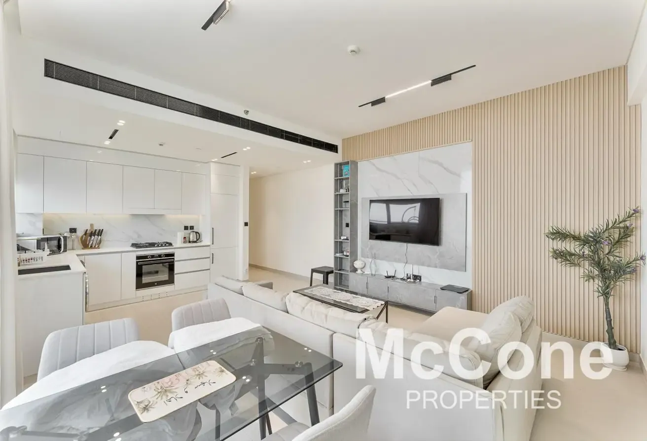 High Floor | Huge Layout | Multiple Cheques