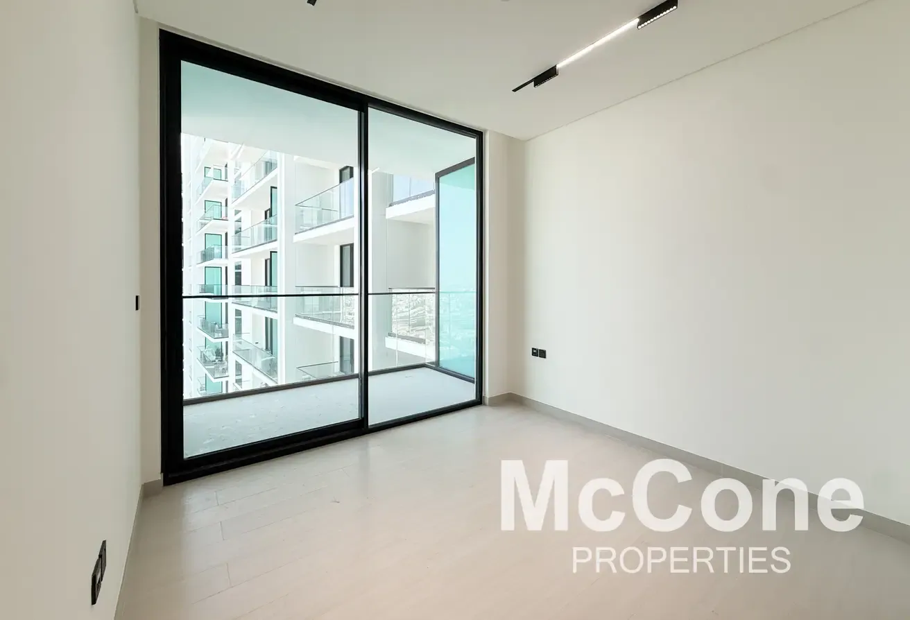 Pool View | High Floor | Multiple Cheques