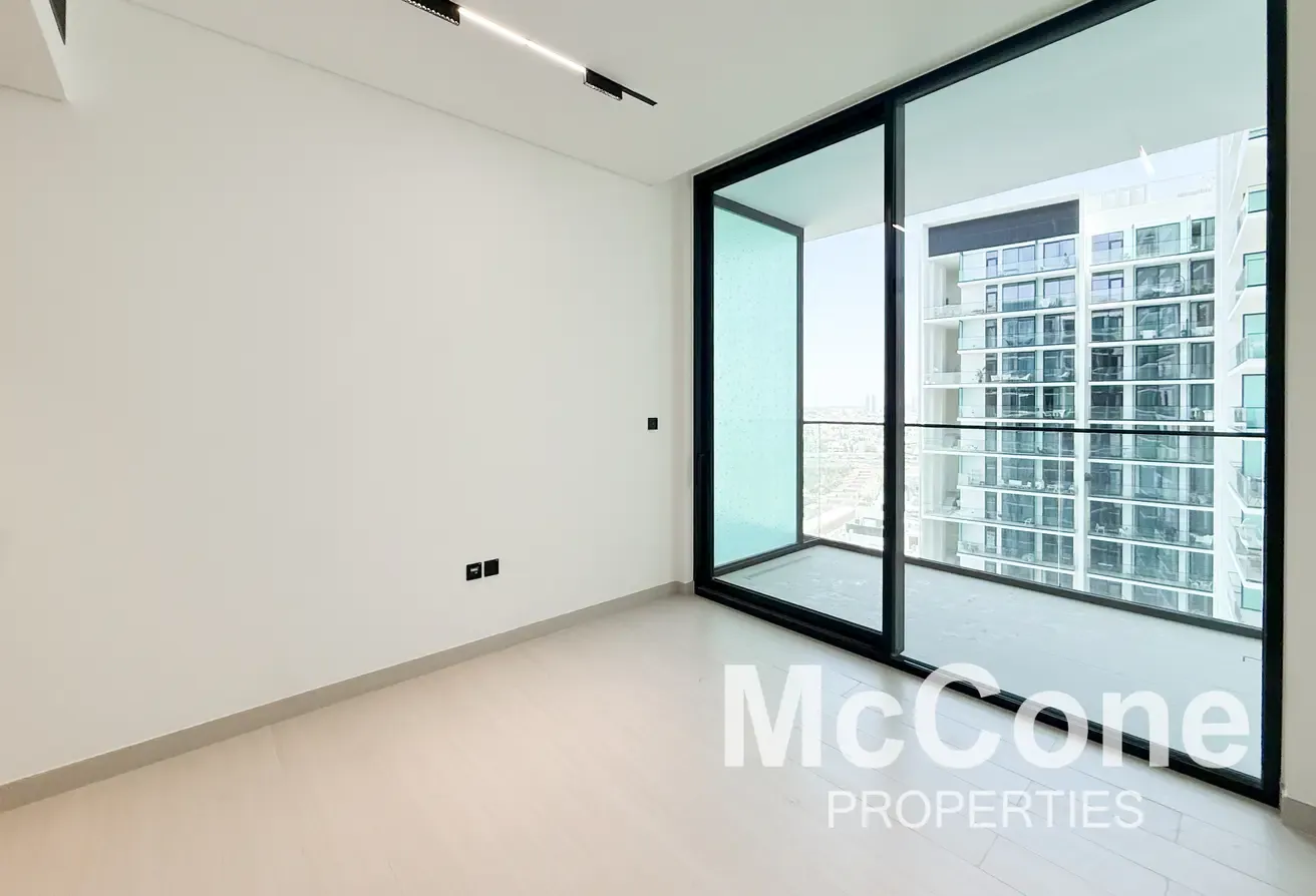 Pool View | High Floor | Multiple Cheques