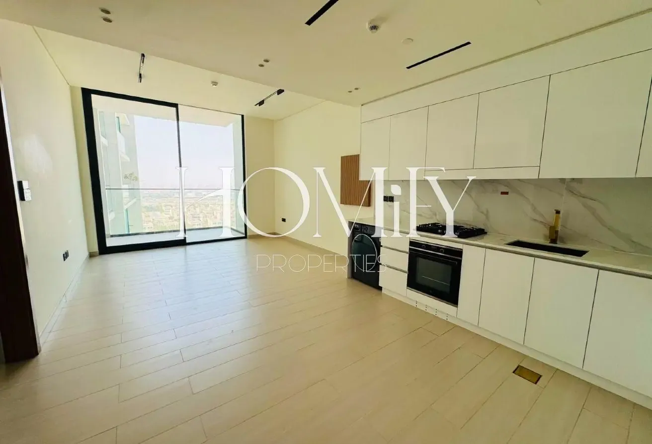 KITCHEN APPLIANCES | POOL VIEW | PREMIUM QUALITY