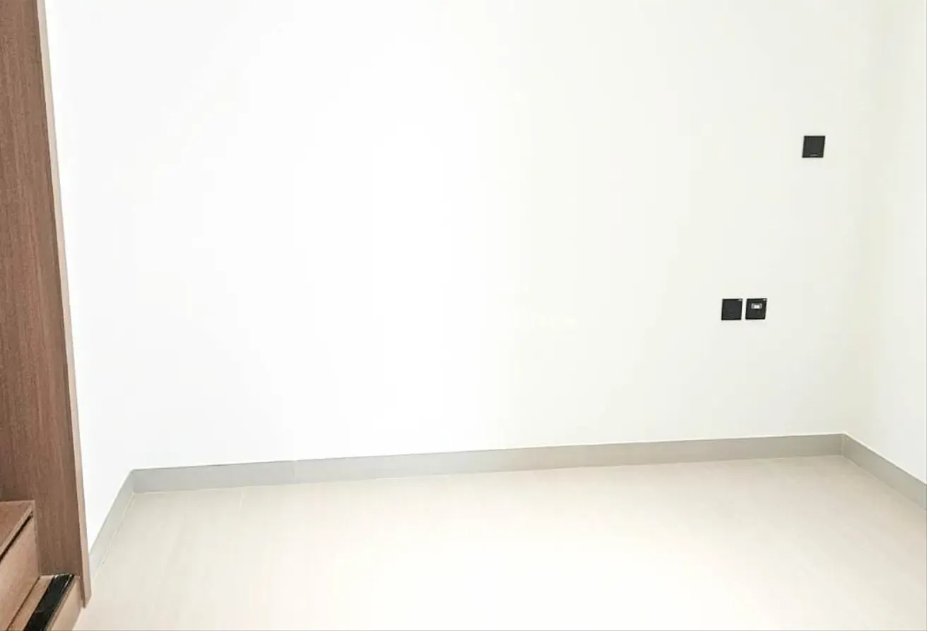 Spacious | Vacant | Well Maintained