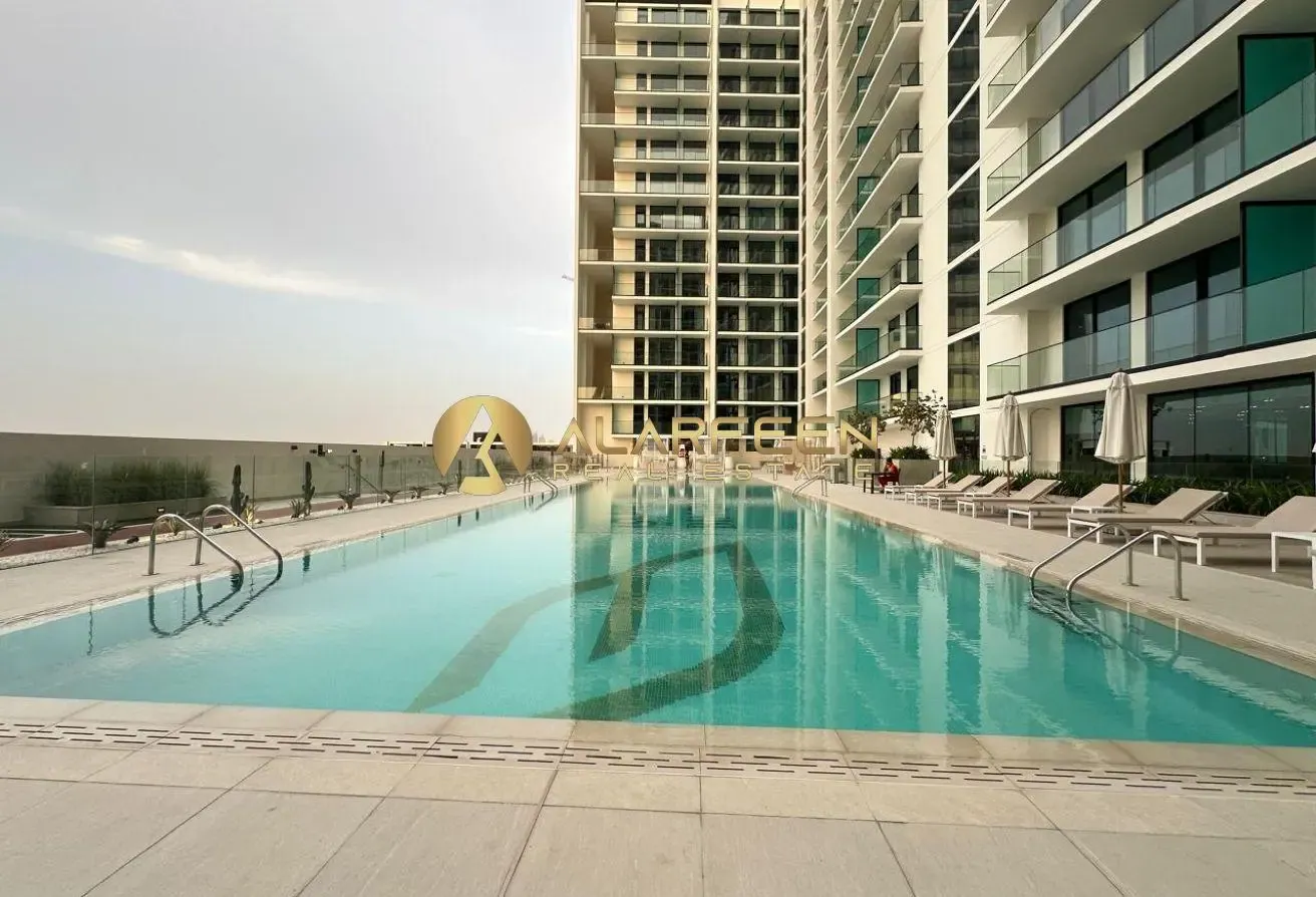 High-Floor 1BR | Balcony | City & Pool View