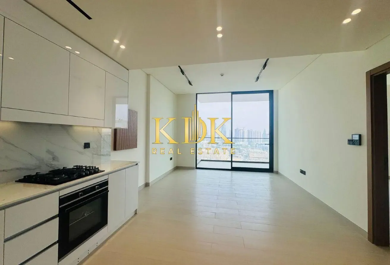 High-Floor 1BR | Downtown City View | Modern