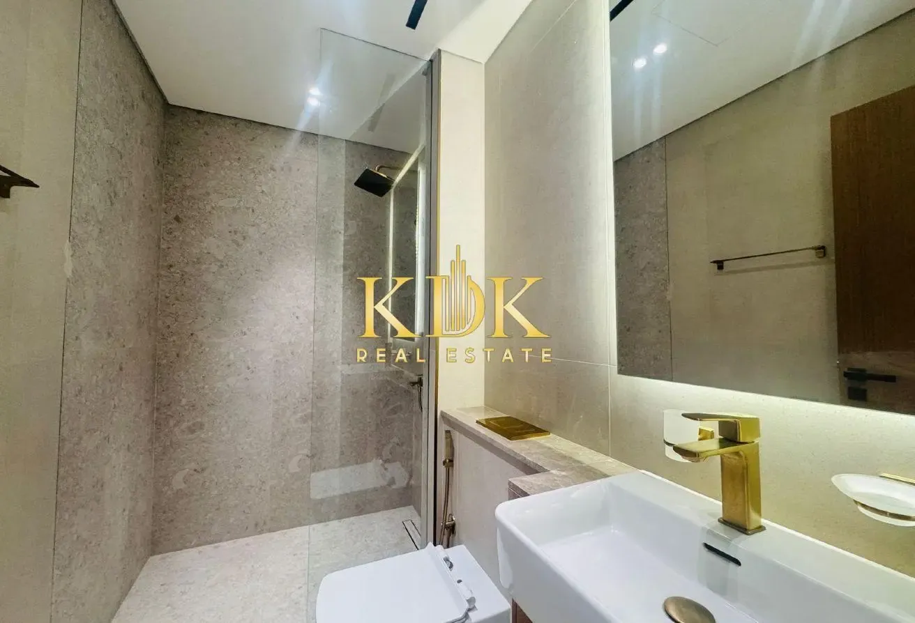 High-Floor 1BR | Downtown City View | Modern