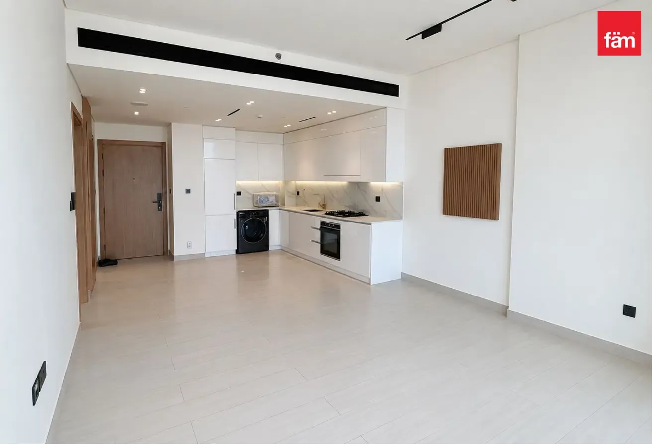 MODERN | FITTED APPLIANCES | READY TO MOVE