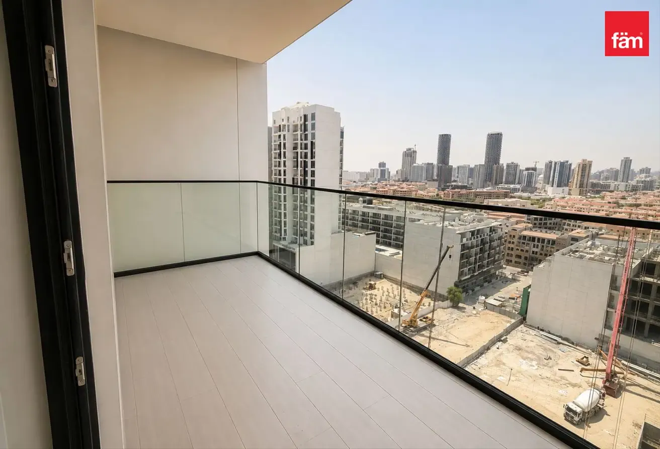 MODERN | FITTED APPLIANCES | READY TO MOVE