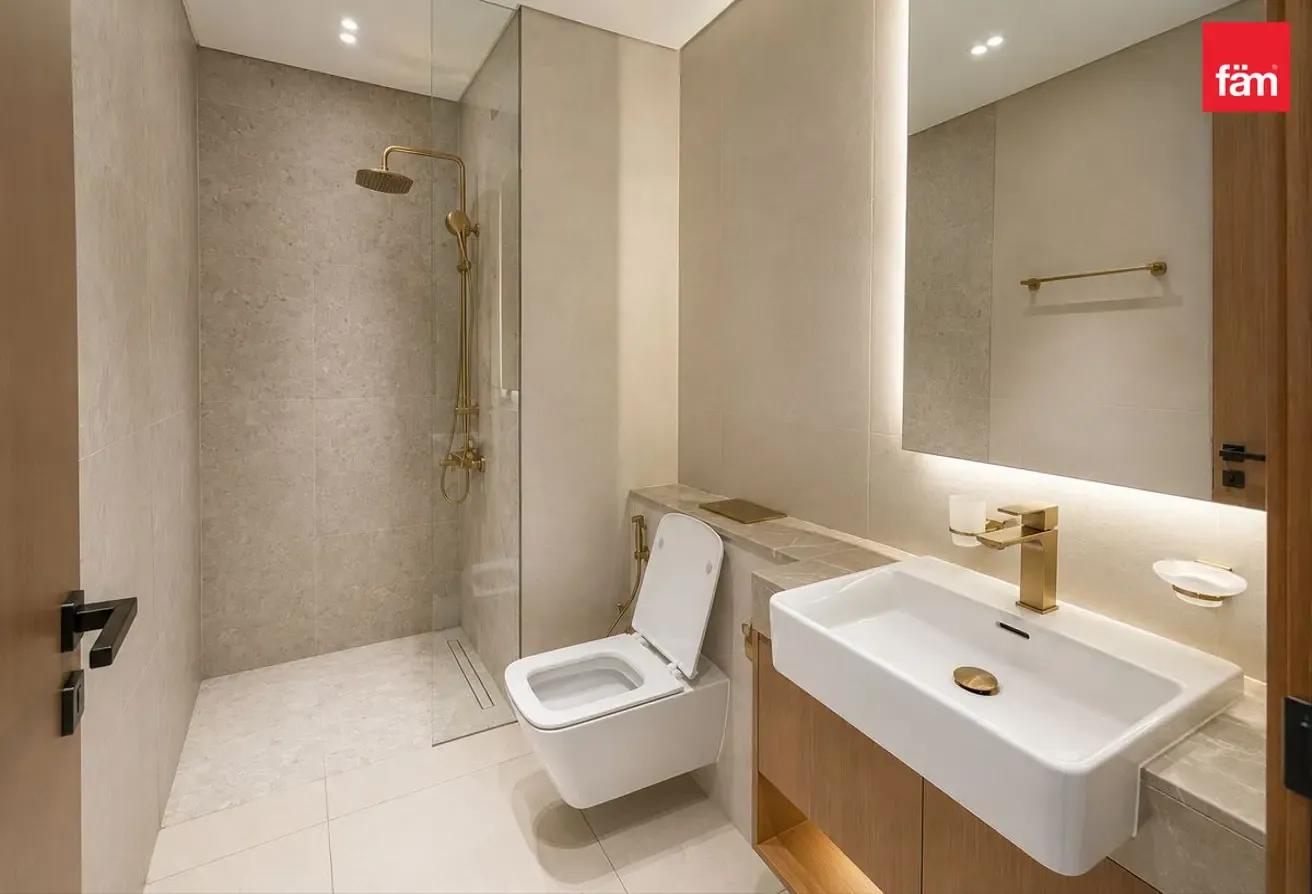 MODERN | FITTED APPLIANCES | READY TO MOVE
