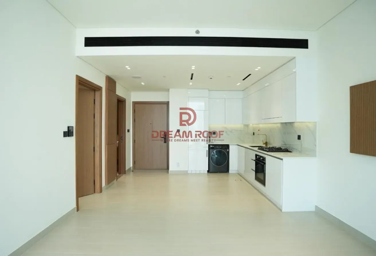 Spacious 1 Bedroom | Smart Home | Mid Floor