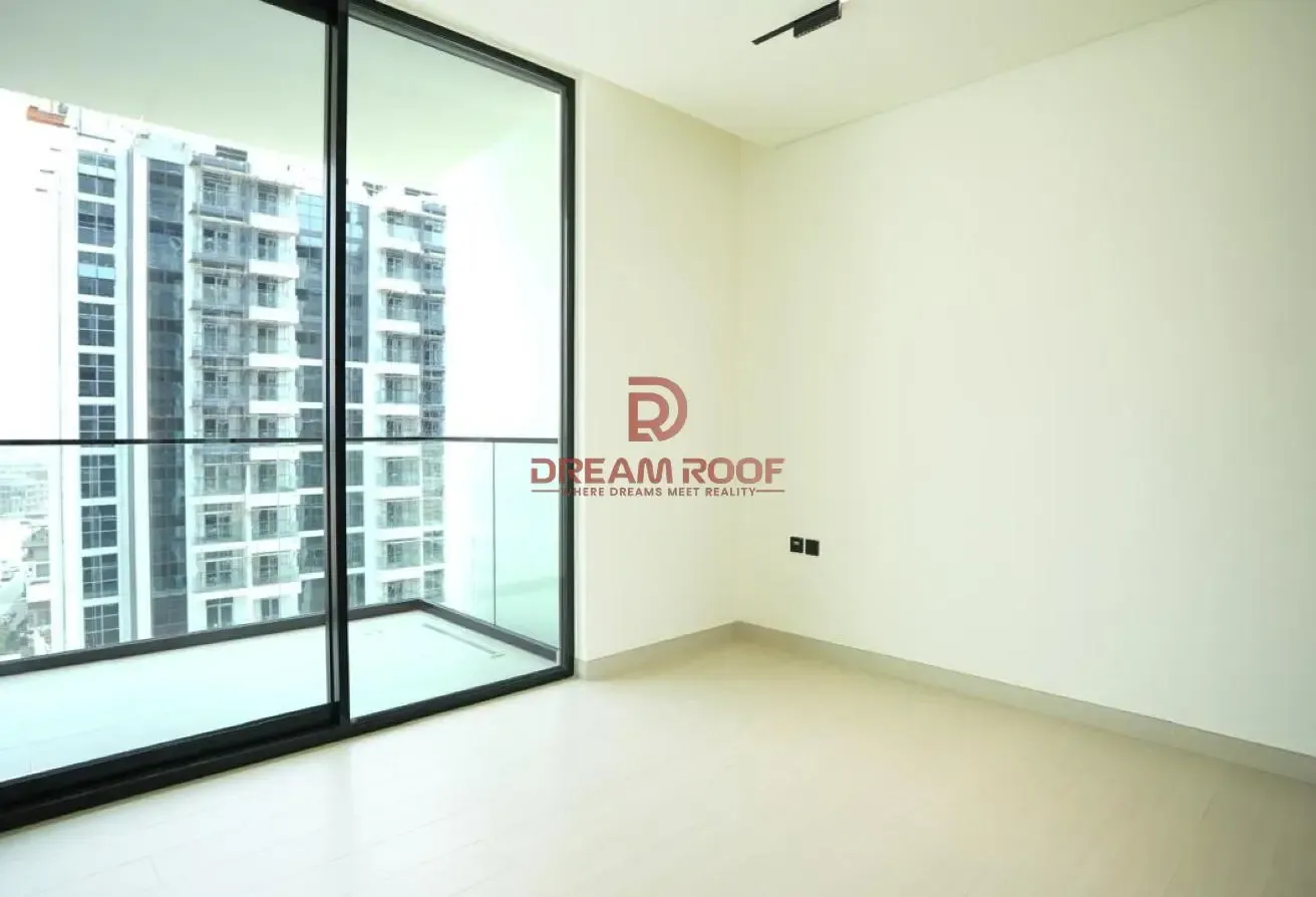 Spacious 1 Bedroom | Smart Home | Mid Floor