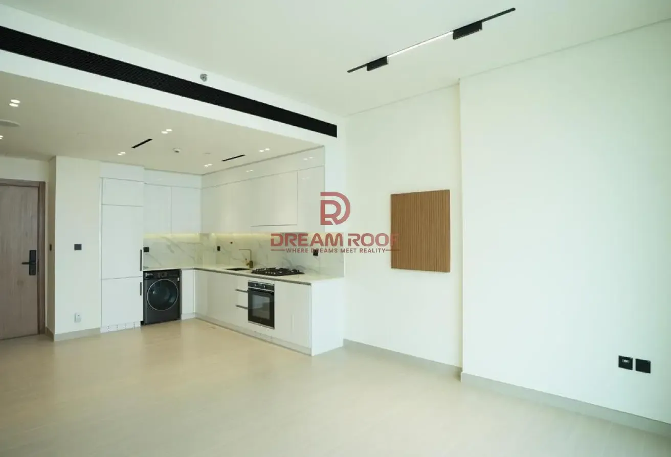 Spacious 1 Bedroom | Smart Home | Mid Floor