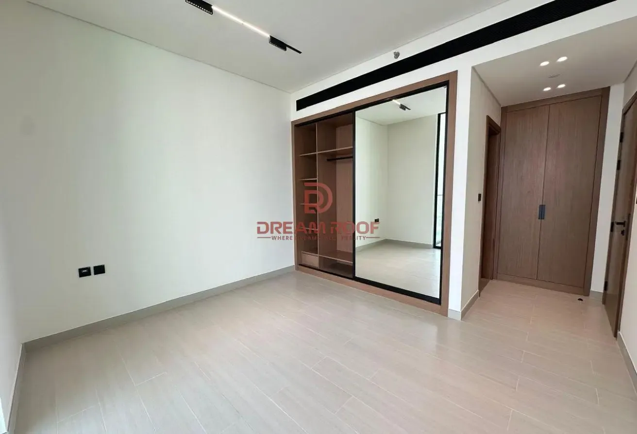 Spacious 1 Bedroom | Smart Home | Mid Floor