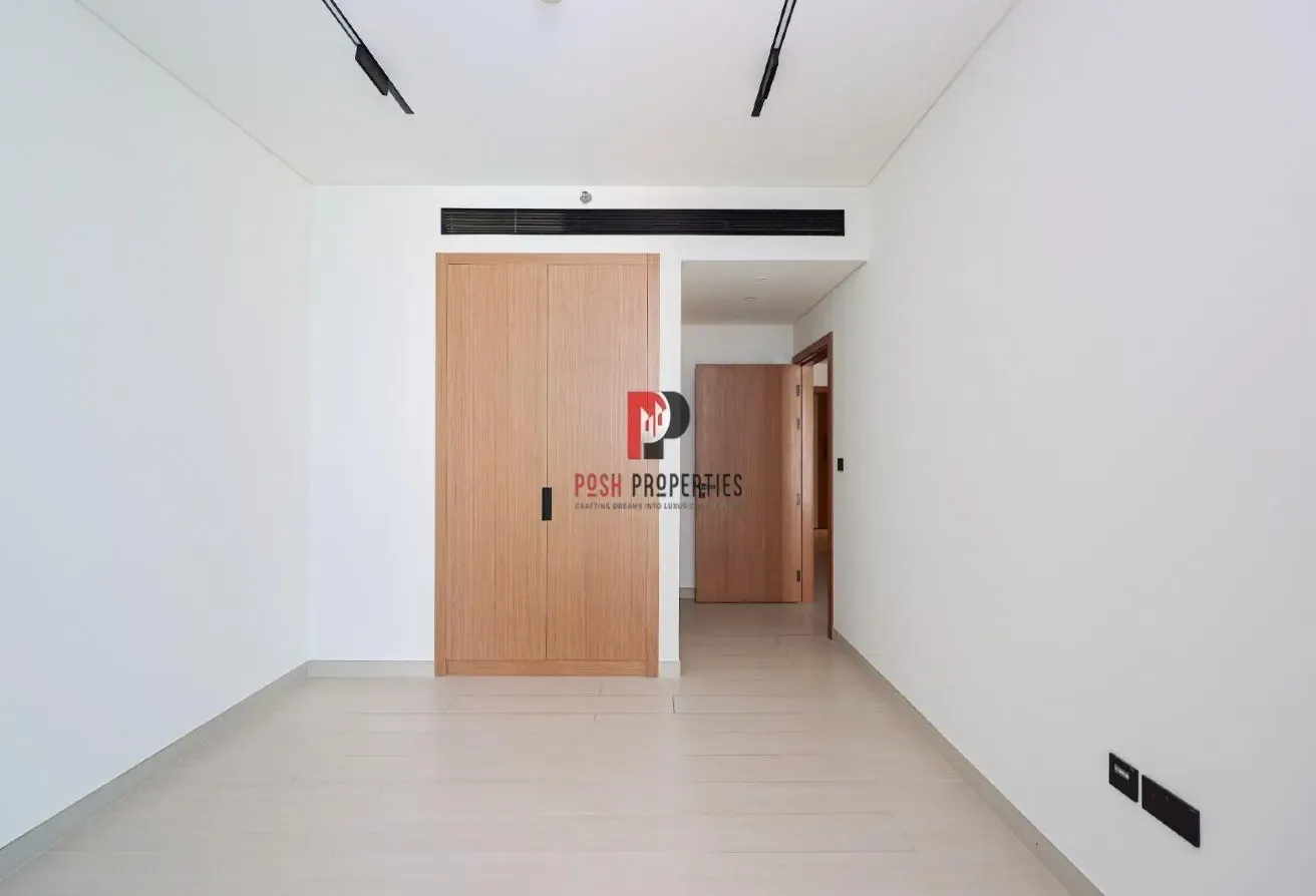 Spacious 1BR l Pool View l Prime Location