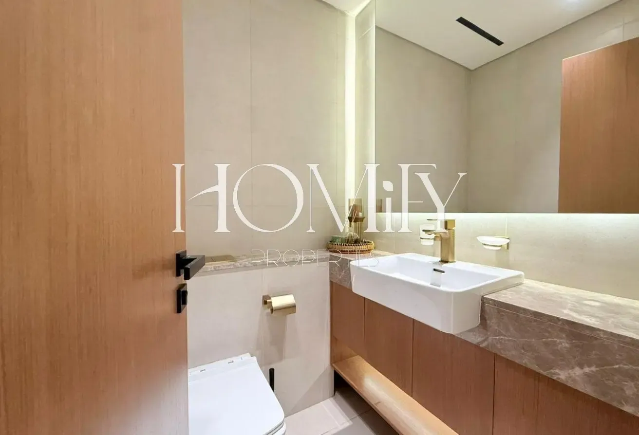 BRIGHT & MODERN | HIGH-END UNIT | PRIME LOCATION