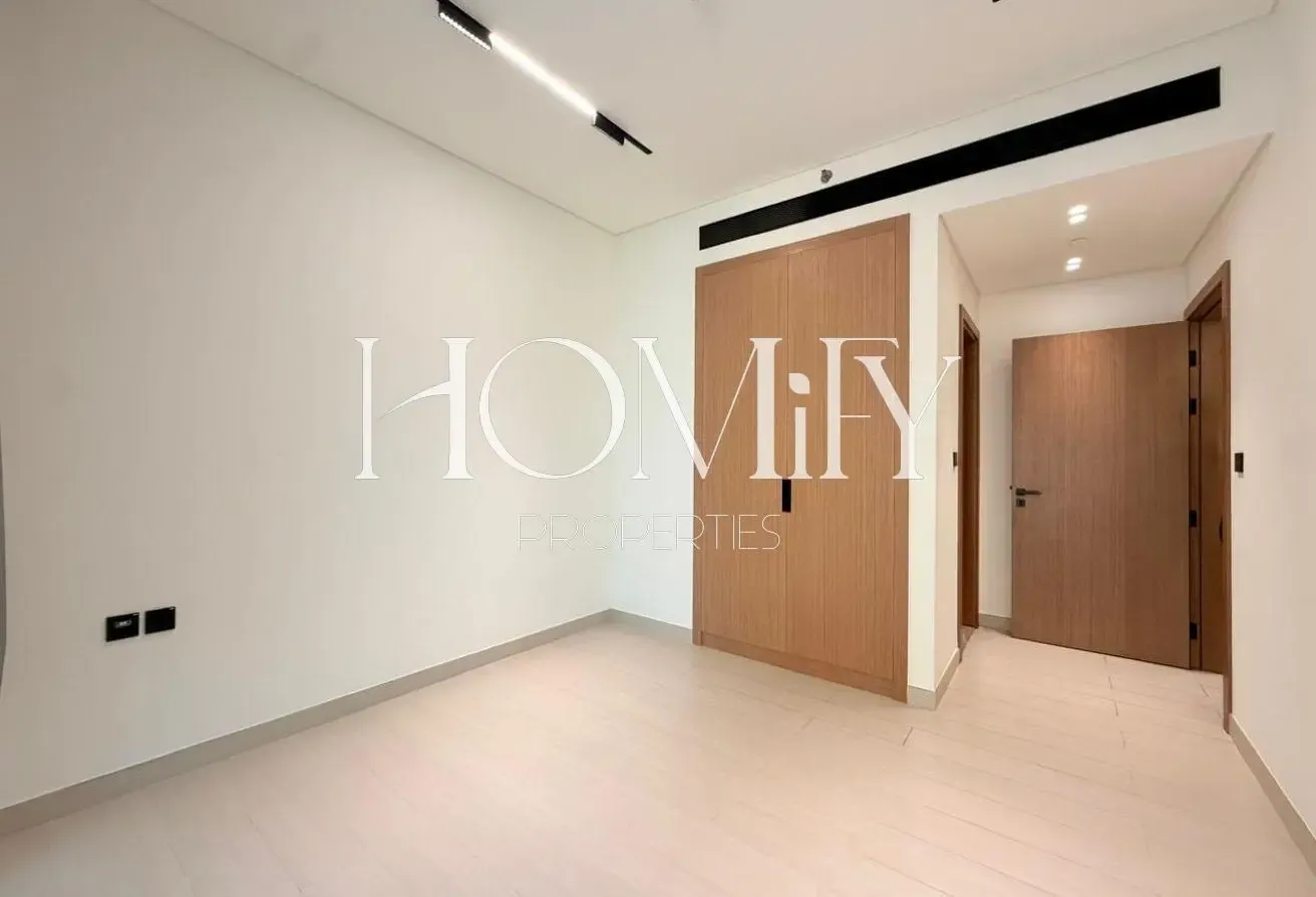 BRIGHT & MODERN | HIGH-END UNIT | PRIME LOCATION