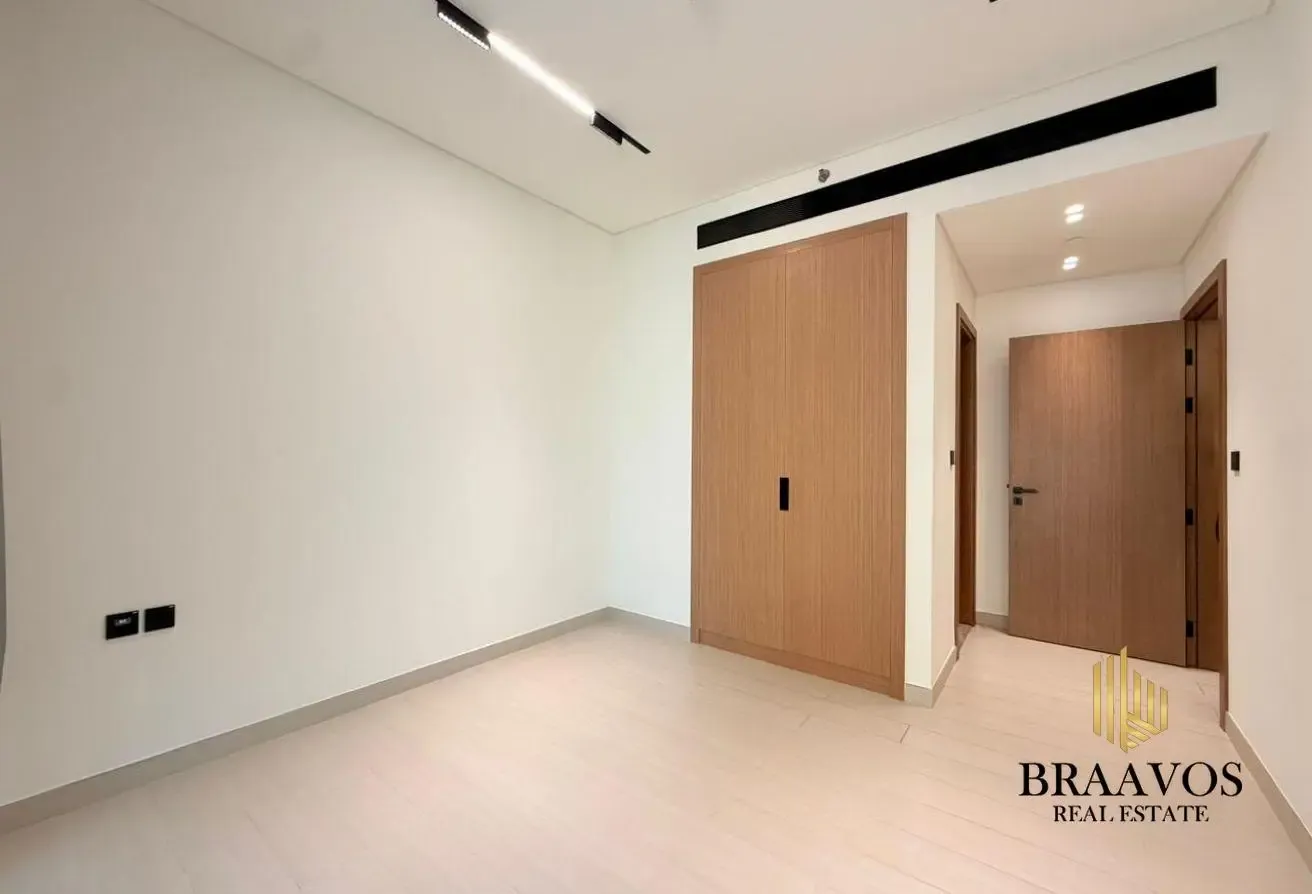 POOL VIEW | NEAR MALL | SPACIOUS
