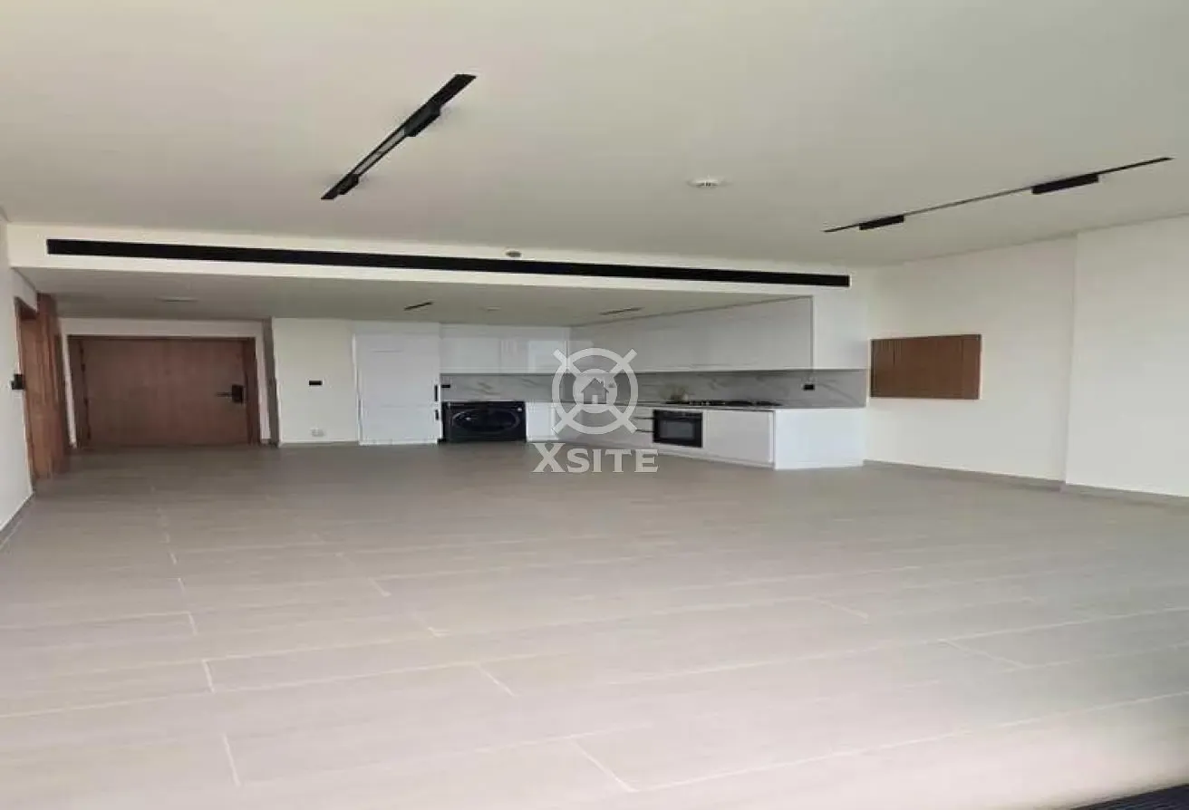Unfurnished 1 BR | Community View | Vacant Unit
