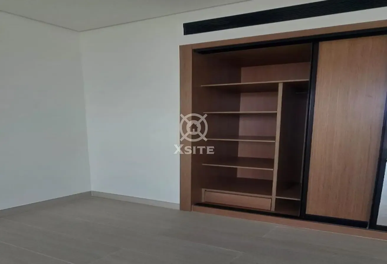 Unfurnished 1 BR | Community View | Vacant Unit