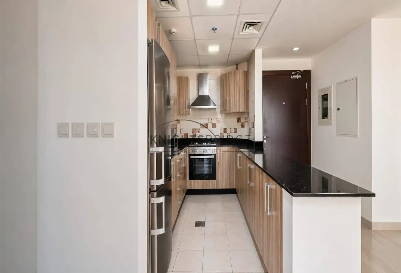 Vacant 1BR | Bright | High Floor