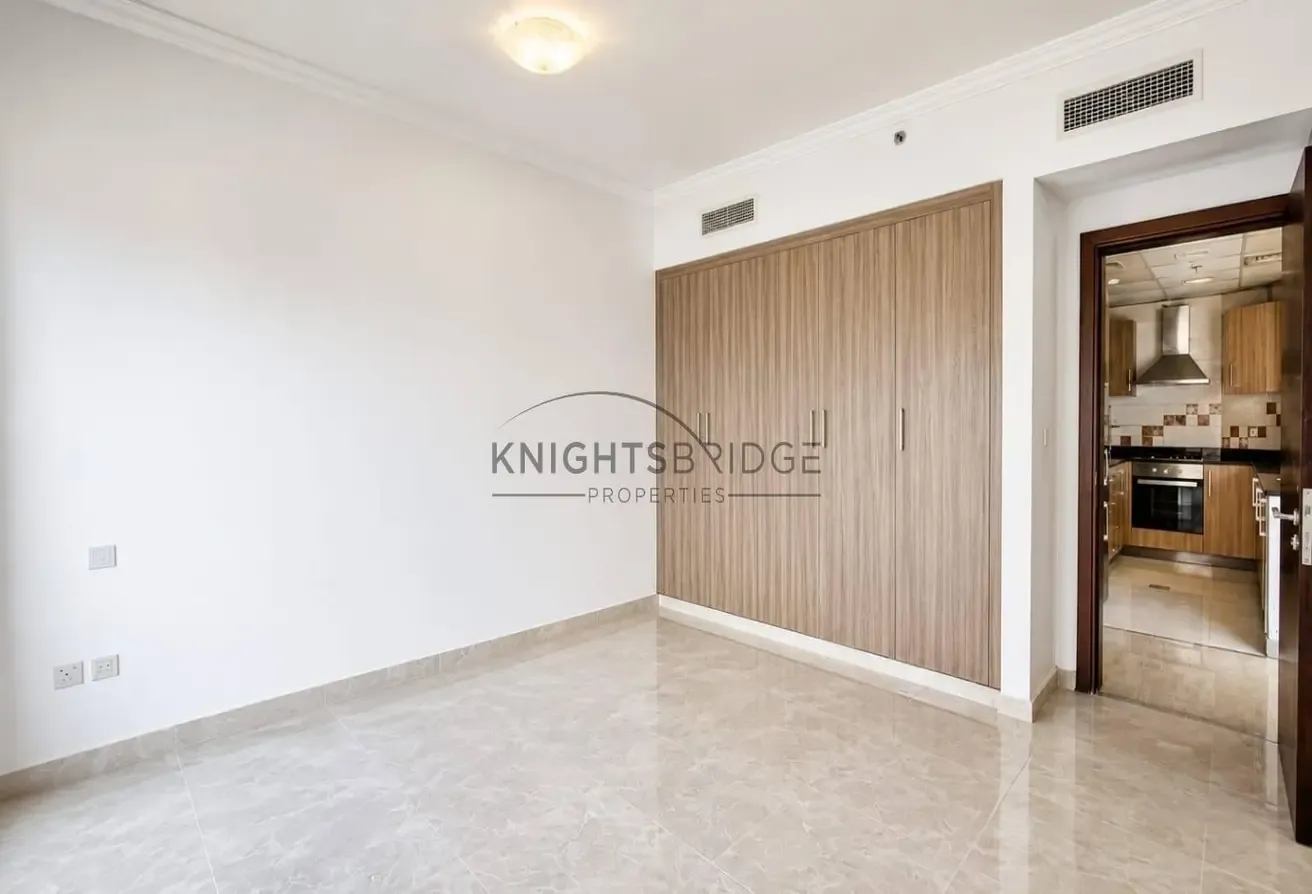 Vacant 1BR | Bright | High Floor