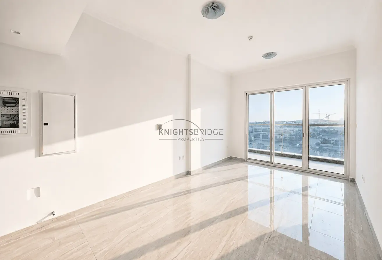 High Floor | Closed Kitchen | Ready to Move