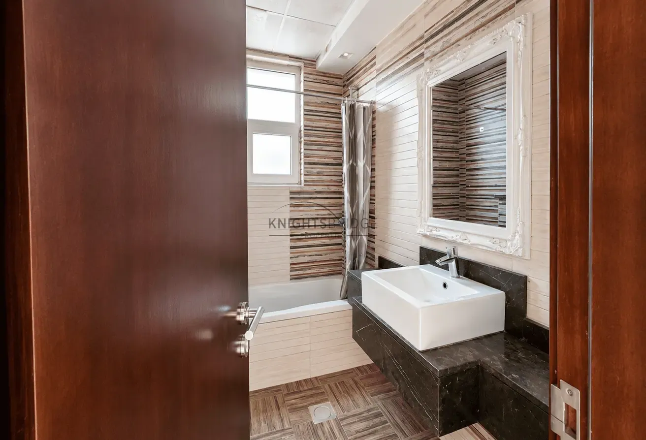 High Floor | Closed Kitchen | Ready to Move