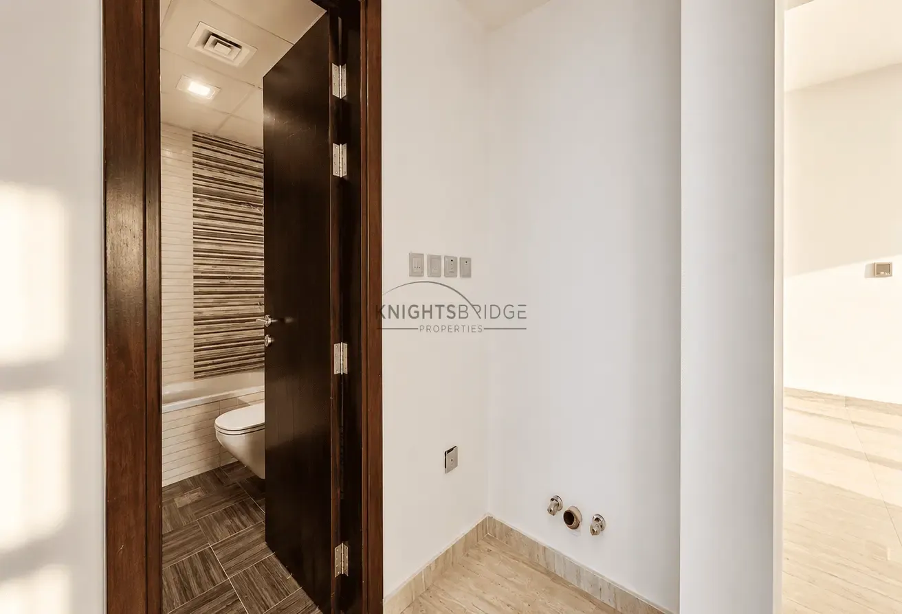 High Floor | Closed Kitchen | Ready to Move