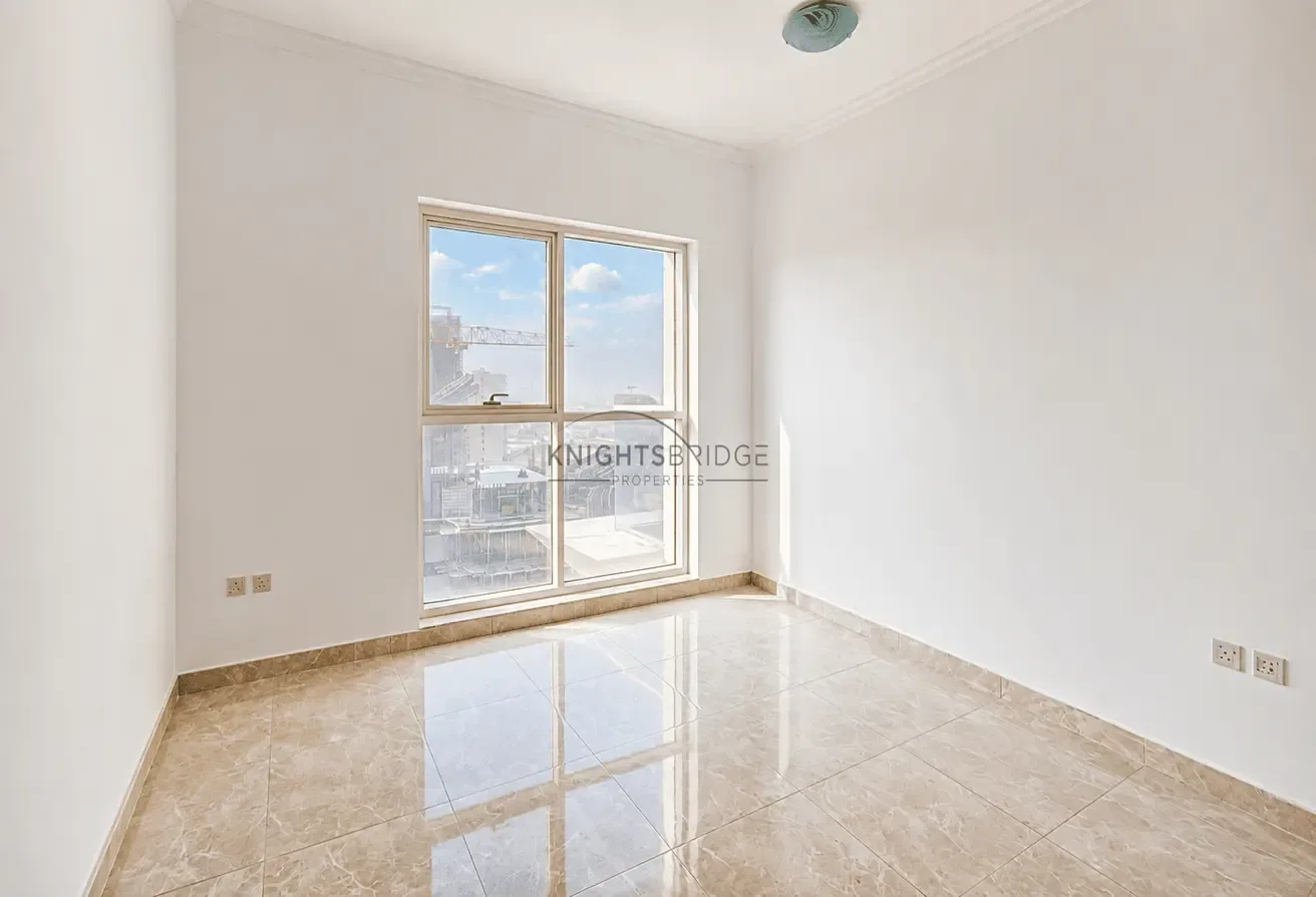 High Floor | Closed Kitchen | Ready to Move