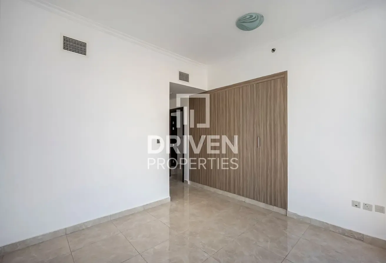 Spacious | High Floor | Ready to Move in