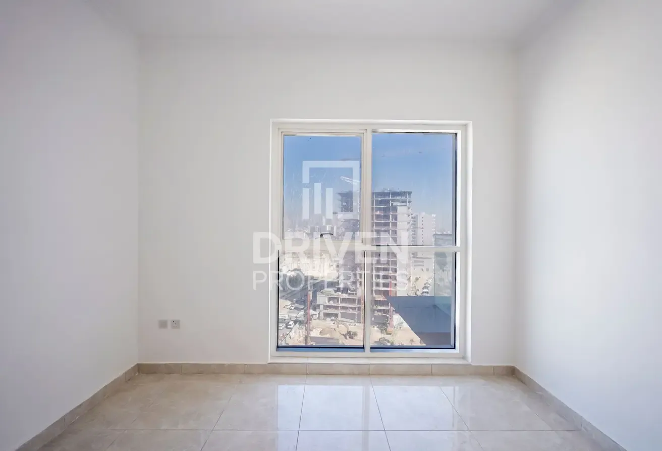 Spacious | High Floor | Ready to Move in