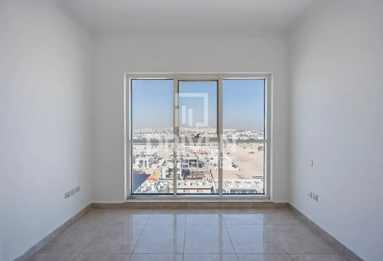 Spacious | High Floor | Ready to Move in