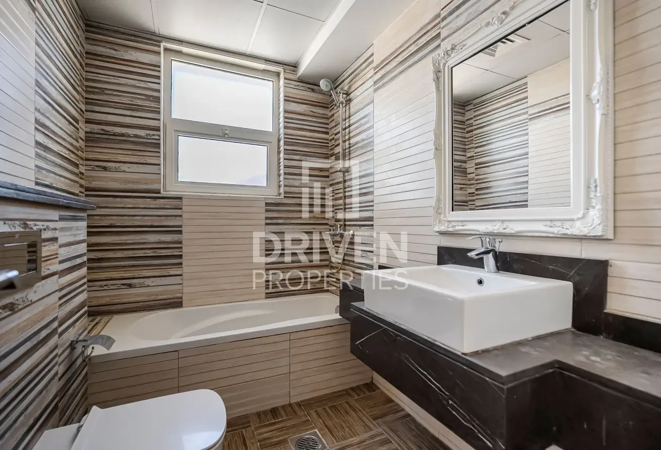 Spacious | High Floor | Ready to Move in