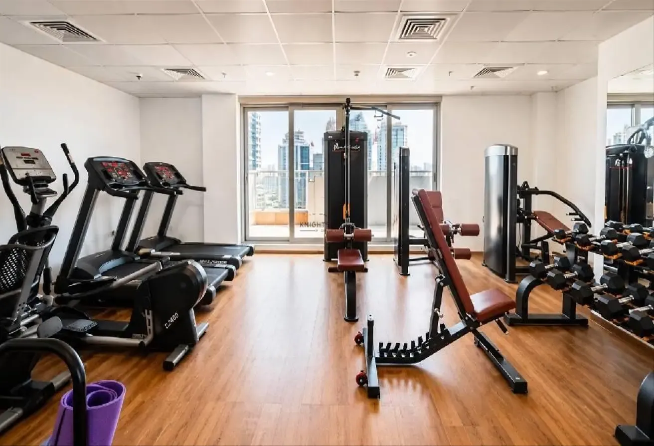 Vacant 1BR | Bright | Mid Floor