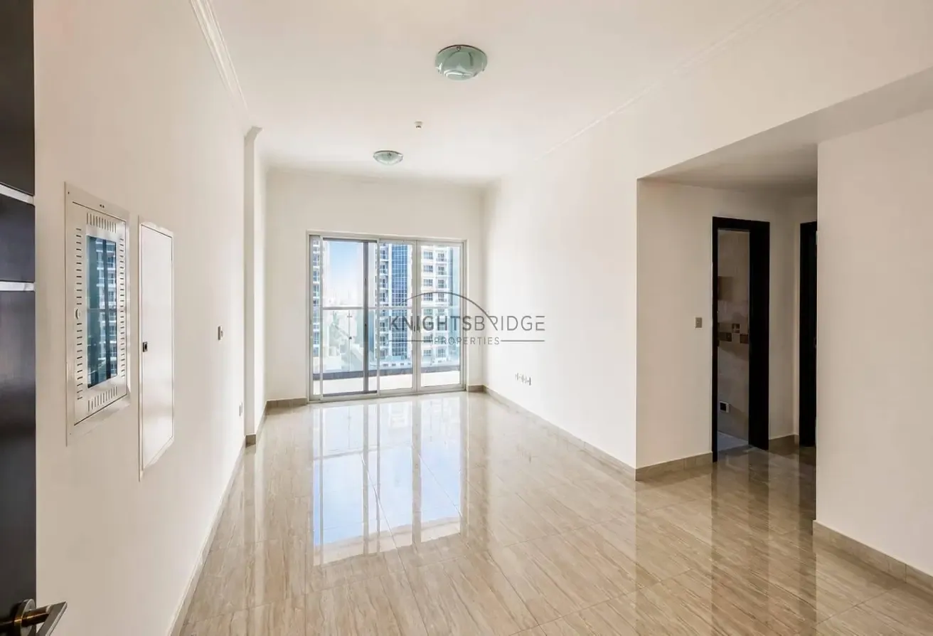 Vacant | Closed Kitchen | Ready to Move