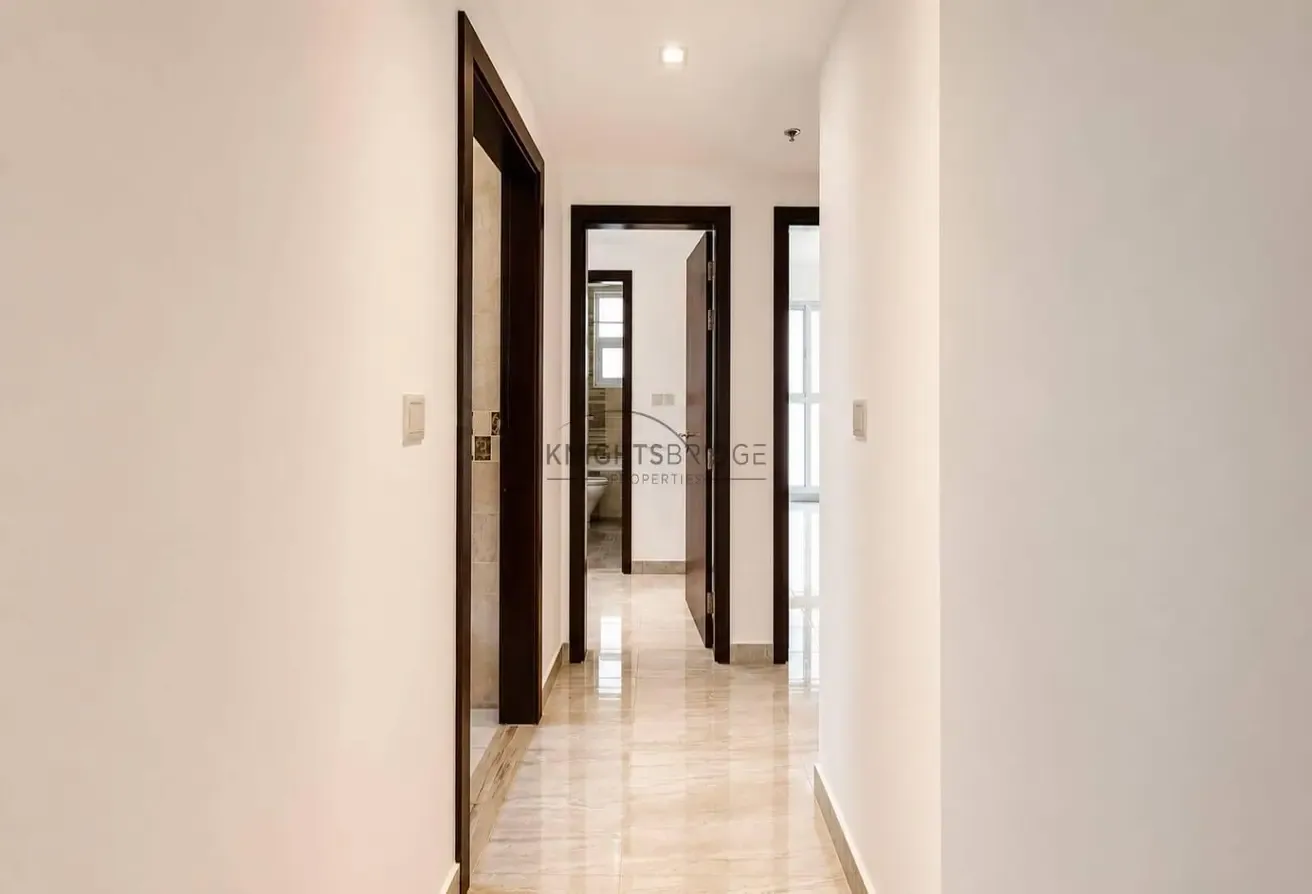 Vacant | Closed Kitchen | Ready to Move