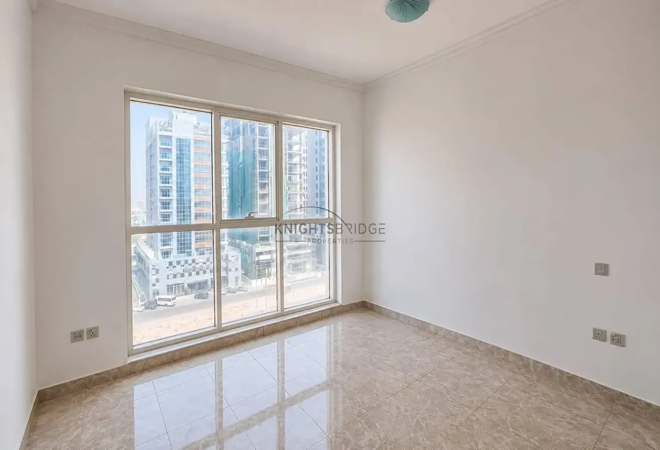 Vacant | Closed Kitchen | Ready to Move