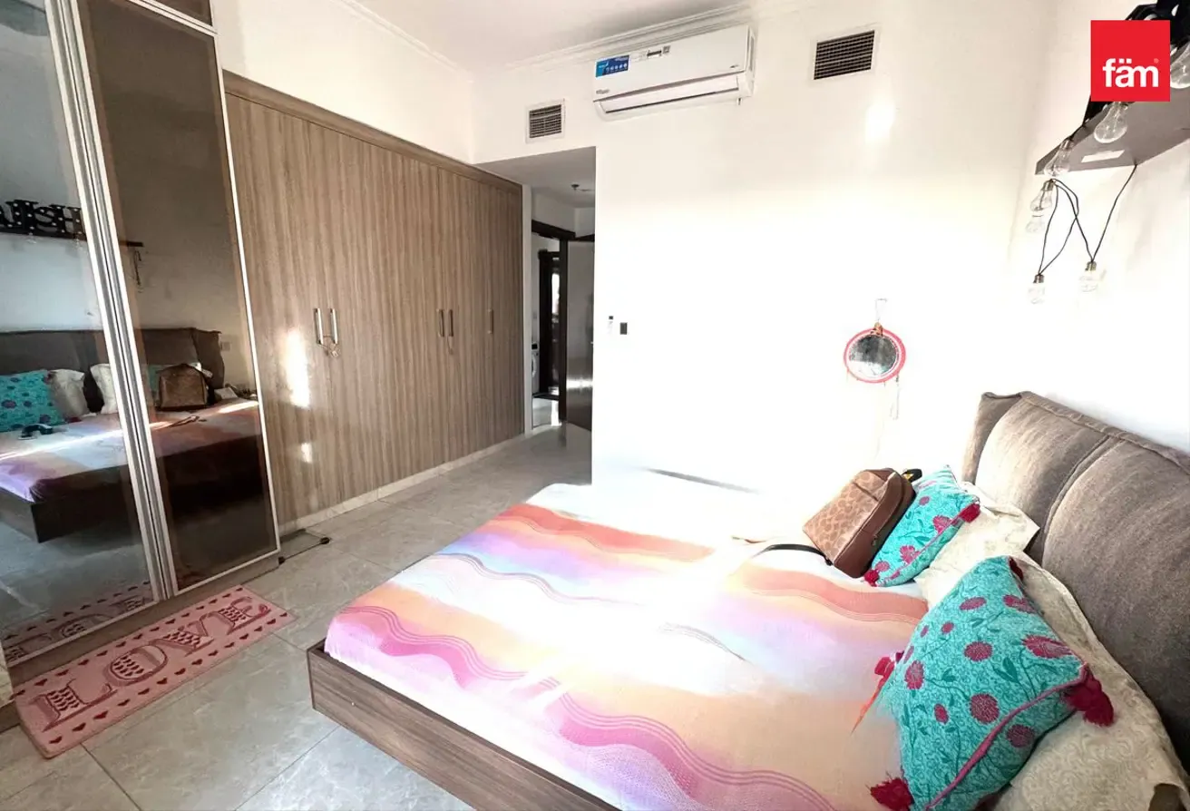 Closed Kitchen| Chiller Free| Near Metro