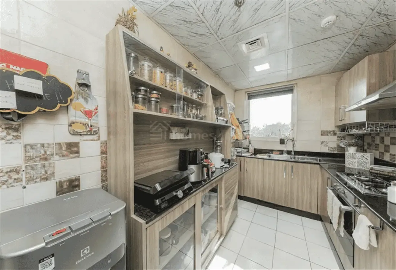 Exceptional 2 bedrooms / massive terrace / Semi furnished