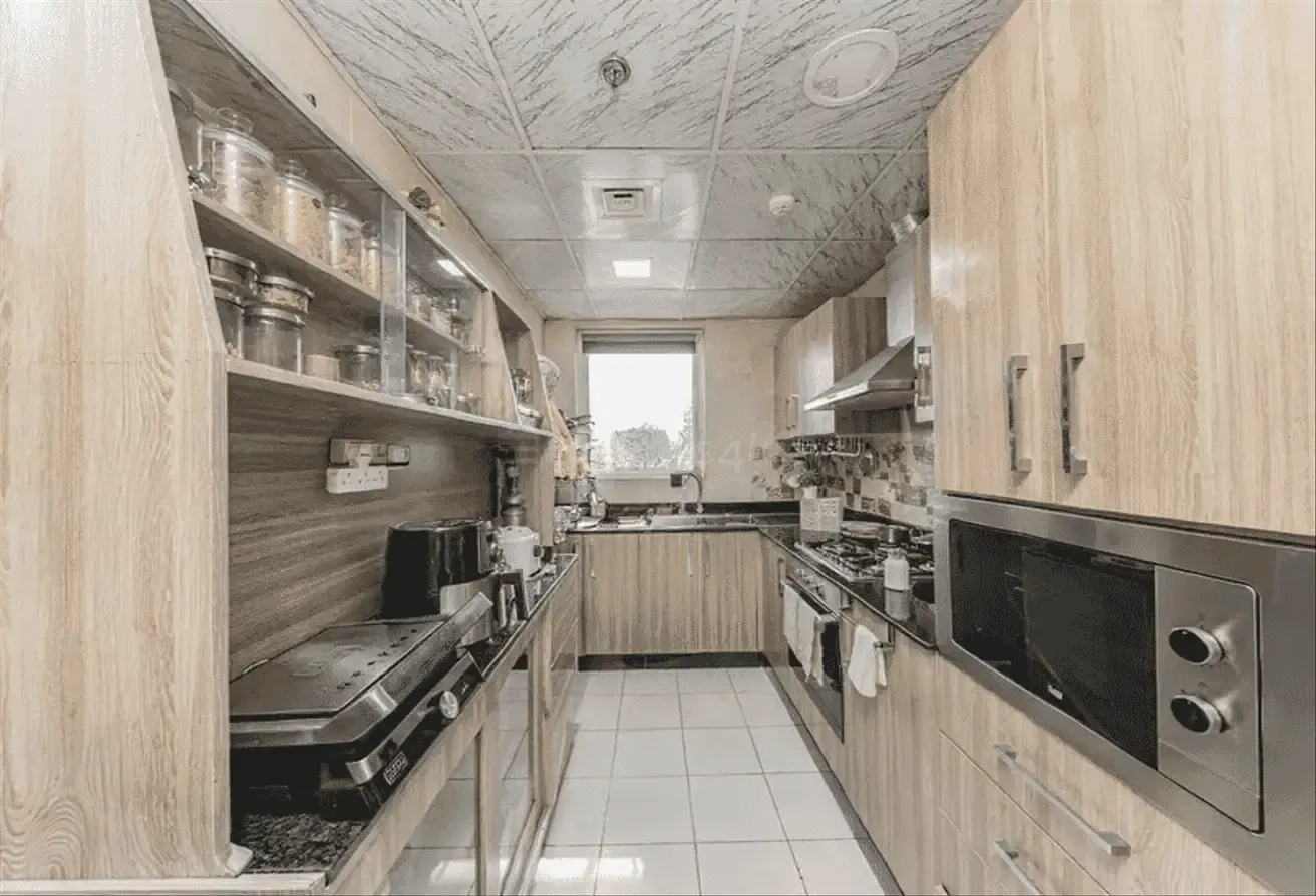 Exceptional 2 bedrooms / massive terrace / Semi furnished