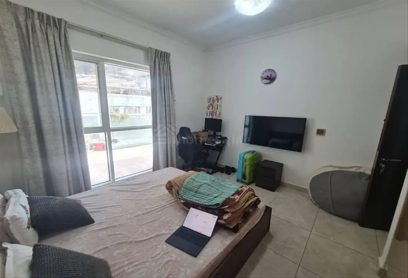 Exceptional 2 bedrooms / massive terrace / Semi furnished