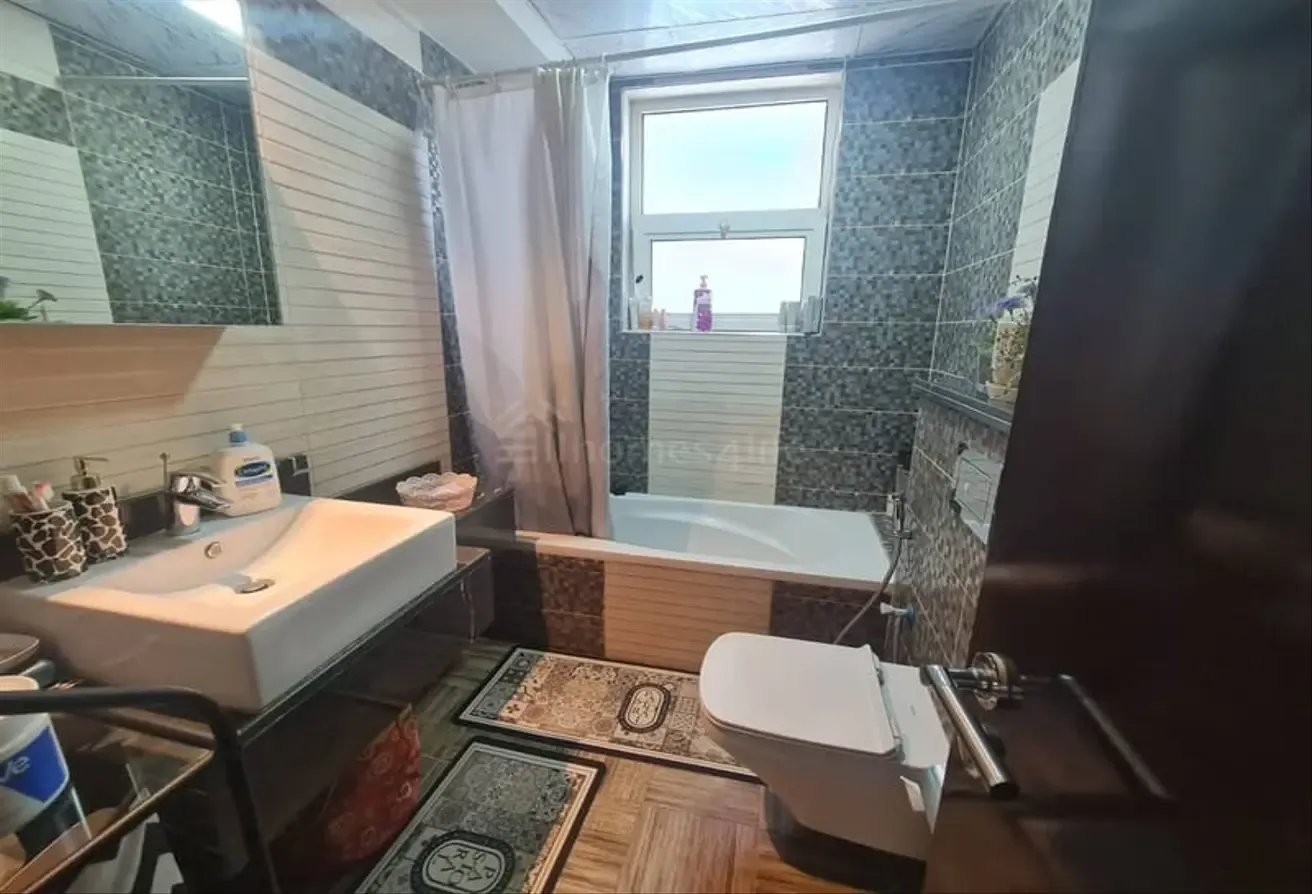 Exceptional 2 bedrooms / massive terrace / Semi furnished