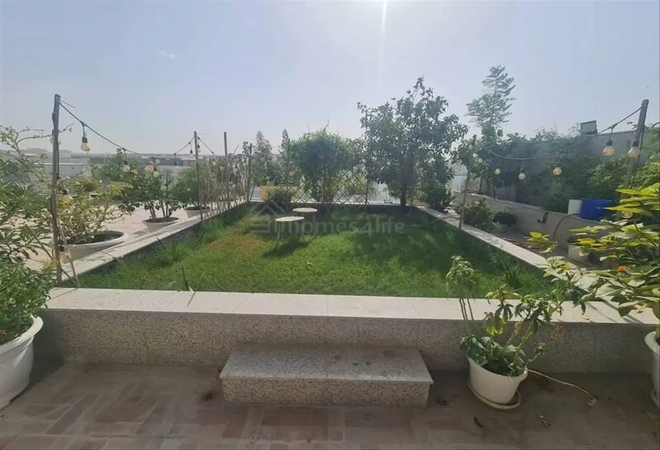 Exceptional 2 bedrooms / massive terrace / Semi furnished