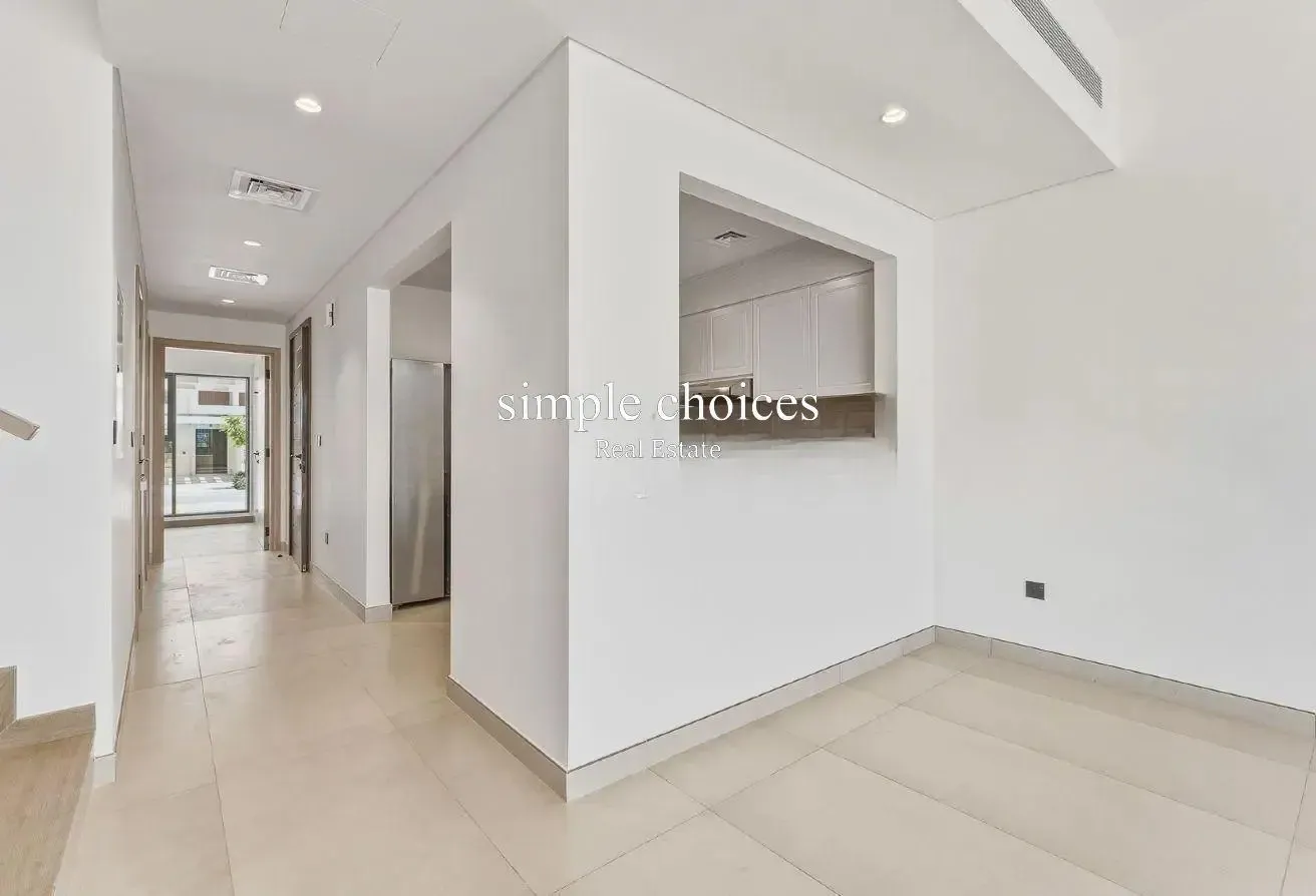 Exclusive / Ready to move/ Free Deep Cleaning