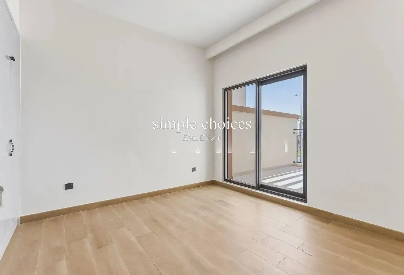 Exclusive / Ready to move/ Free Deep Cleaning