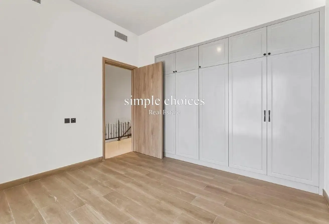 Exclusive / Ready to move/ Free Deep Cleaning