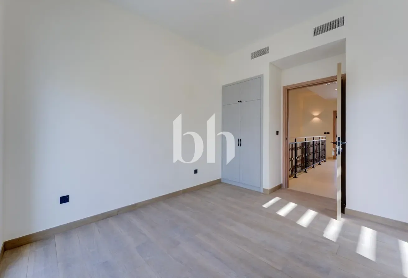 Semi Furnished | Multiple Cheques | Lagoon