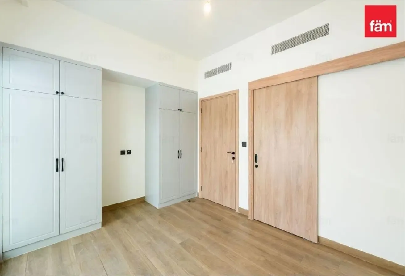 4BR | CLOSE TO ENTRANCE | LANDSCAPED | VASTU
