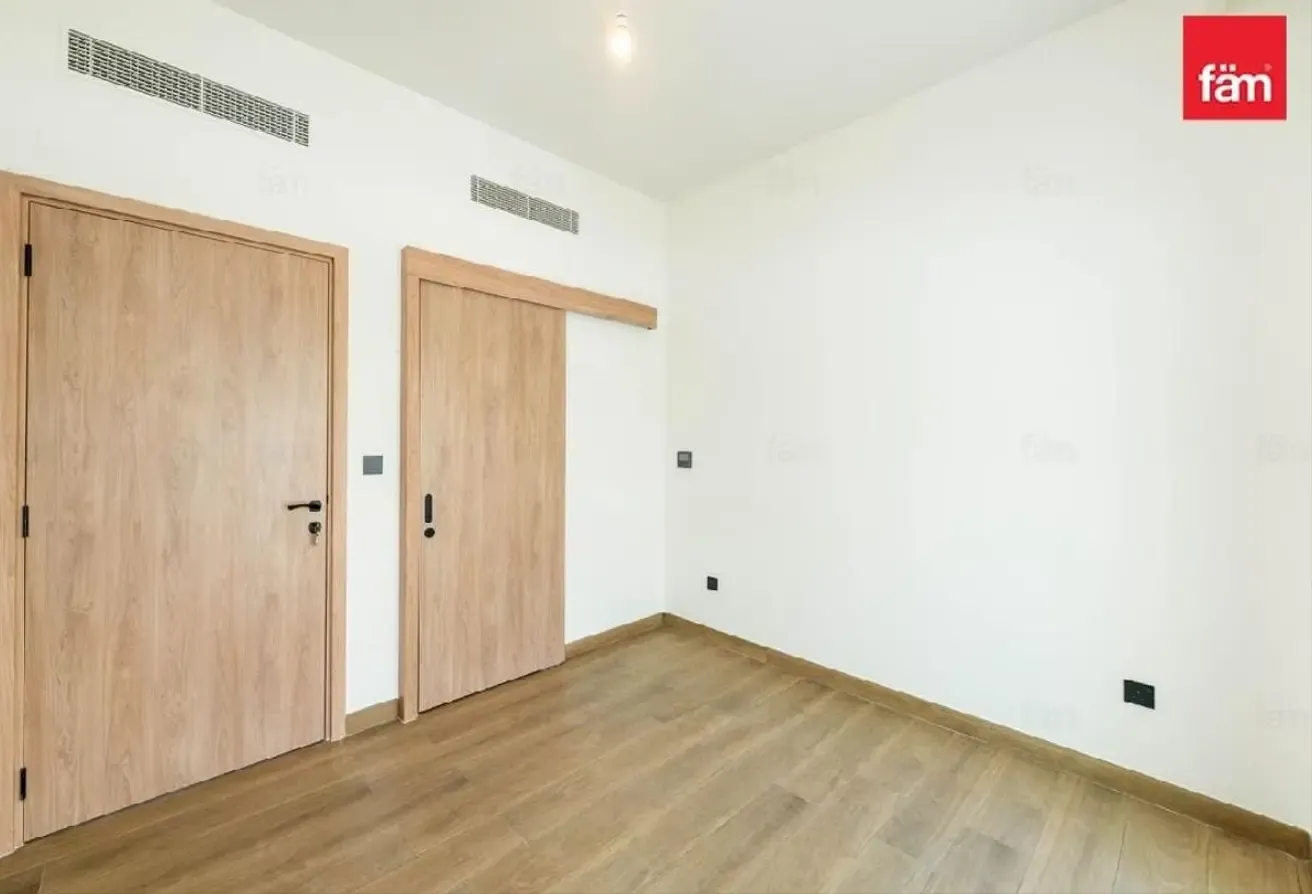 4BR | CLOSE TO ENTRANCE | LANDSCAPED | VASTU